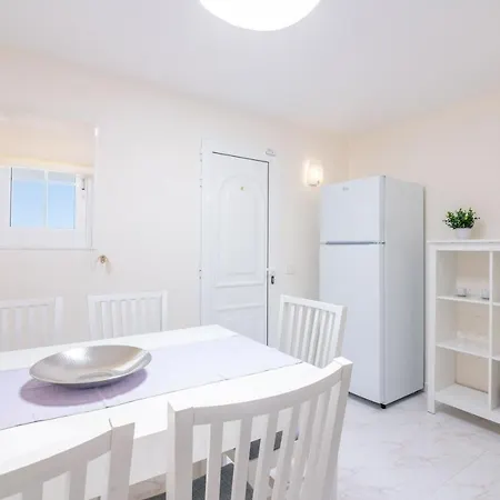 Mariemne Vip Villa Playa Honda (Lanzarote)